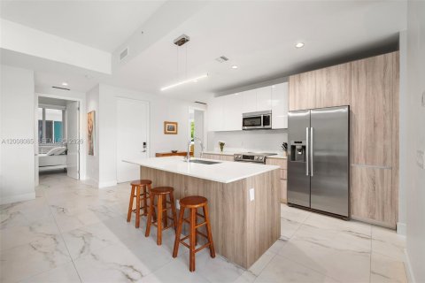 Condo in Miami, Florida, 3 bedrooms № 2074332 - photo 16