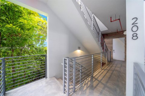 Condo in Miami, Florida, 3 bedrooms № 2074332 - photo 7