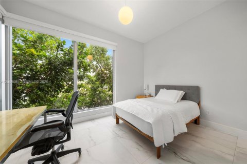 Condo in Miami, Florida, 3 bedrooms № 2074332 - photo 29