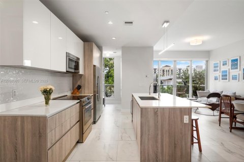 Condo in Miami, Florida, 3 bedrooms № 2074332 - photo 8