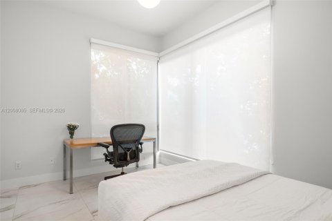 Condo in Miami, Florida, 3 bedrooms № 2074332 - photo 30