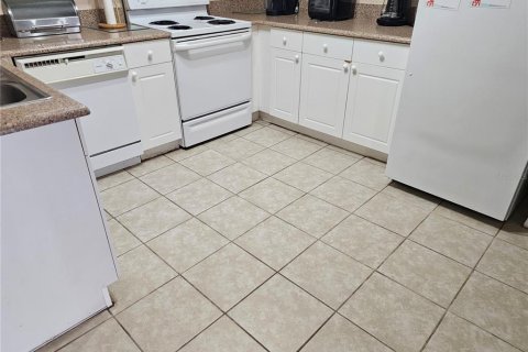 Купить кондоминиум в Киссимми, Флорида 6 комнат, 113.53м2, № 2151649 - фото 23