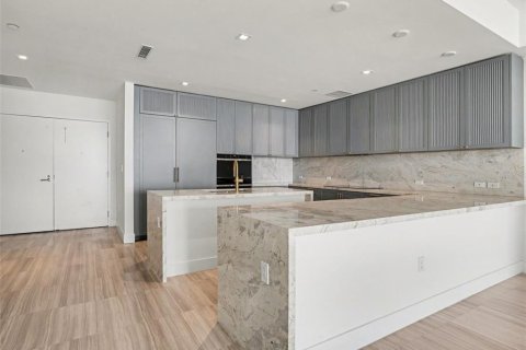 Copropriété à louer à Tampa, Floride: 3 chambres, 223.34 m2 № 2314121 - photo 12