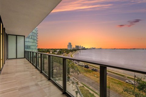 Copropriété à louer à Tampa, Floride: 3 chambres, 223.34 m2 № 2314121 - photo 2