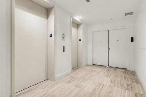 Copropriété à louer à Tampa, Floride: 3 chambres, 223.34 m2 № 2314121 - photo 4