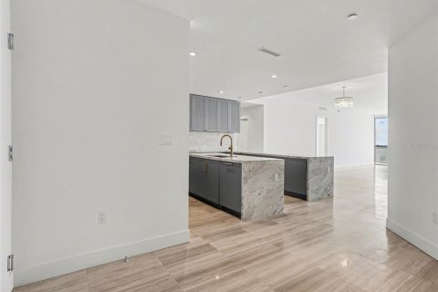Copropriété à louer à Tampa, Floride: 3 chambres, 223.34 m2 № 2314121 - photo 9