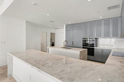 Copropriété à louer à Tampa, Floride: 3 chambres, 223.34 m2 № 2314121 - photo 13