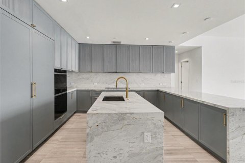 Copropriété à louer à Tampa, Floride: 3 chambres, 223.34 m2 № 2314121 - photo 11