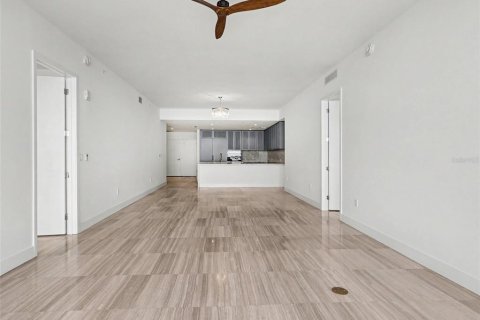 Copropriété à louer à Tampa, Floride: 3 chambres, 223.34 m2 № 2314121 - photo 6