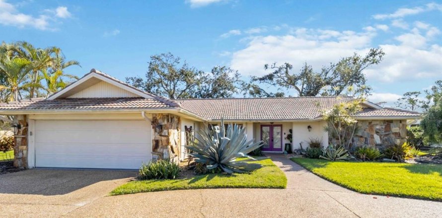 House in Sarasota, Florida 3 bedrooms, 241.27 sq.m. № 1718688
