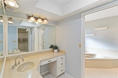 House in Sarasota, Florida 3 bedrooms, 241.27 sq.m. № 1718688 - photo 20