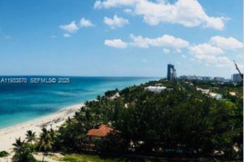 Condo in Hallandale Beach, Florida, 2 bedrooms  № 1992198 - photo 20