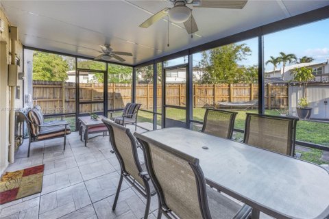 Adosado en venta en Miami, Florida, 3 dormitorios, 126.81 m2 № 1968910 - foto 22