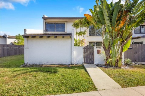 Adosado en venta en Miami, Florida, 3 dormitorios, 126.81 m2 № 1968910 - foto 11