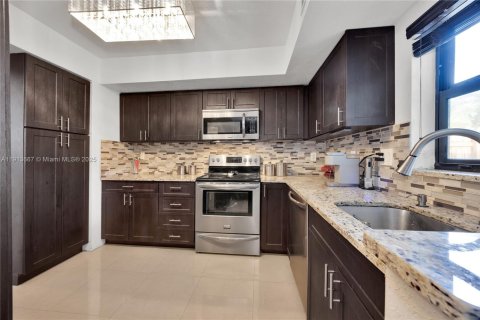 Adosado en venta en Miami, Florida, 3 dormitorios, 126.81 m2 № 1968910 - foto 6