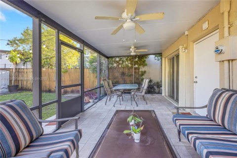 Adosado en venta en Miami, Florida, 3 dormitorios, 126.81 m2 № 1968910 - foto 23