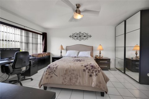 Adosado en venta en Miami, Florida, 3 dormitorios, 126.81 m2 № 1968910 - foto 14