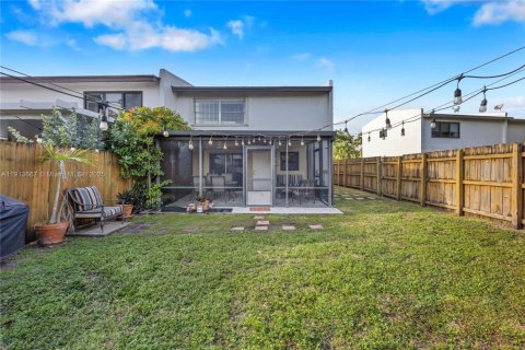 Adosado en venta en Miami, Florida, 3 dormitorios, 126.81 m2 № 1968910 - foto 20