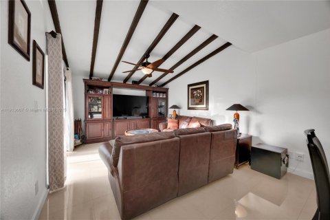 Adosado en venta en Miami, Florida, 3 dormitorios, 126.81 m2 № 1968910 - foto 5