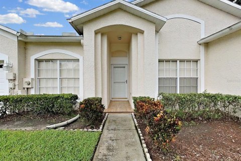 House in Palm Harbor, Florida 3 bedrooms, 150.5 sq.m. № 1907480 - photo 2