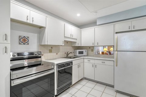 Copropriété à louer à Sarasota, Floride: 2 chambres, 134.15 m2 № 1846690 - photo 13