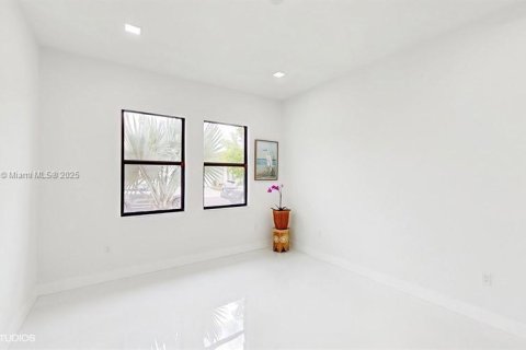 House in Boca Raton, Florida 5 bedrooms, 427.81 sq.m. № 1728154 - photo 13
