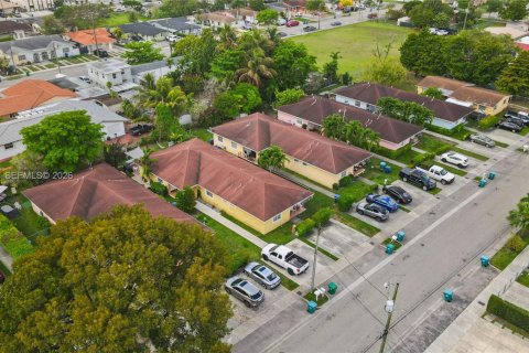 Immobilier commercial à vendre à Sweetwater, Floride: 208.66 m2 № 2170592 - photo 23