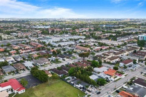 Immobilier commercial à vendre à Sweetwater, Floride: 208.66 m2 № 2170592 - photo 8