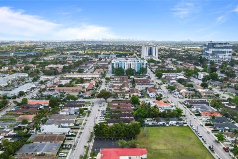Immobilier commercial à vendre à Sweetwater, Floride: 208.66 m2 № 2170592 - photo 24