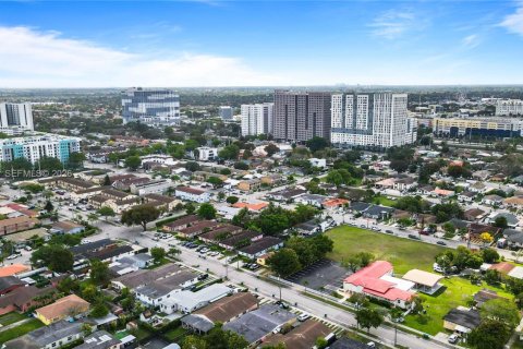 Immobilier commercial à vendre à Sweetwater, Floride: 208.66 m2 № 2170592 - photo 17