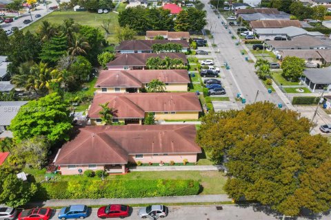 Immobilier commercial à vendre à Sweetwater, Floride: 208.66 m2 № 2170592 - photo 12