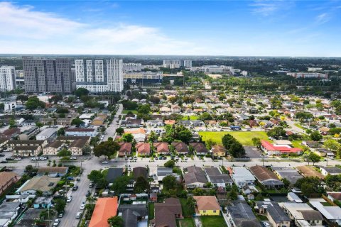 Immobilier commercial à vendre à Sweetwater, Floride: 208.66 m2 № 2170592 - photo 21