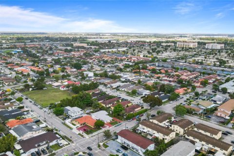 Immobilier commercial à vendre à Sweetwater, Floride: 208.66 m2 № 2170592 - photo 20