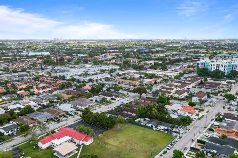 Immobilier commercial à vendre à Sweetwater, Floride: 208.66 m2 № 2170592 - photo 5