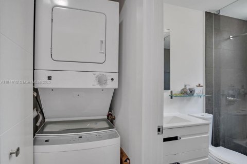 Снять в аренду кондоминиум в Майами-Бич, Флорида 2 спальни, 84.08м2, № 1940361 - фото 16