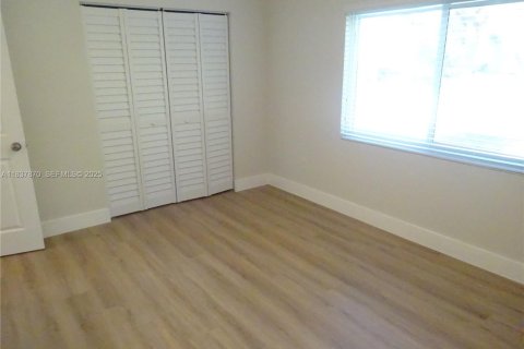 Снять в аренду виллу или дом в Норт-Майами, Флорида 2 спальни, 97.55м2, № 1989335 - фото 11