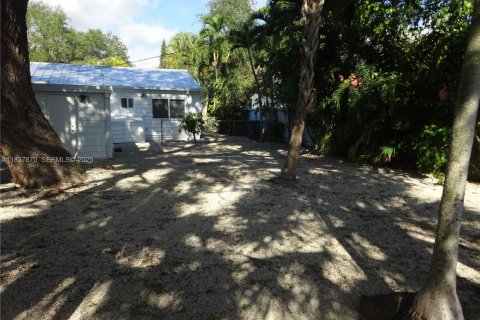 Снять в аренду виллу или дом в Норт-Майами, Флорида 2 спальни, 97.55м2, № 1989335 - фото 16