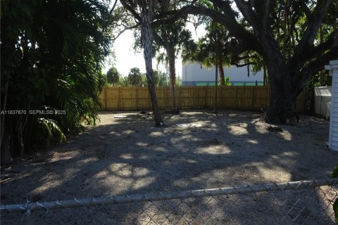 Снять в аренду виллу или дом в Норт-Майами, Флорида 2 спальни, 97.55м2, № 1989335 - фото 15