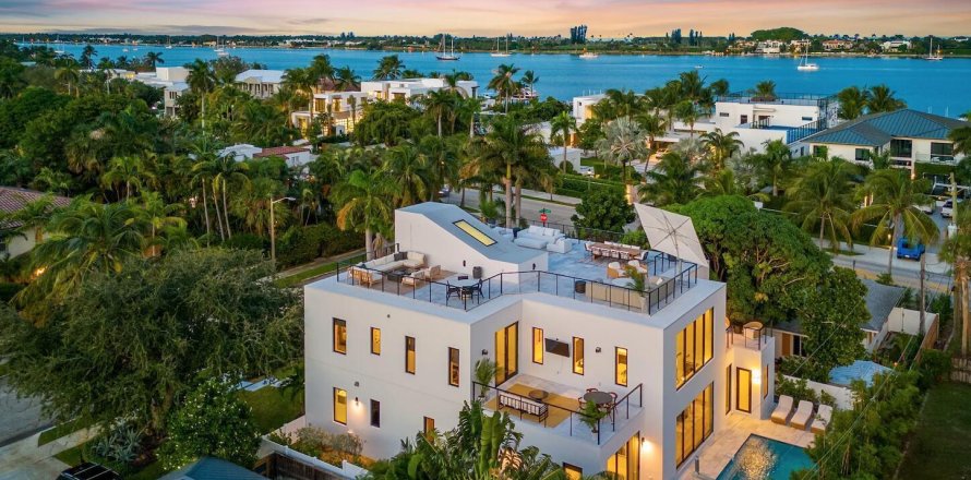 Villa ou maison à West Palm Beach, Floride 5 chambres, 428.93 m2 № 2077744