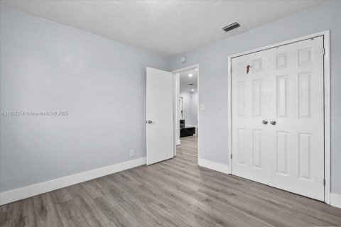 House in Hollywood, Florida 3 bedrooms, 85.47 sq.m. № 1783885 - photo 22