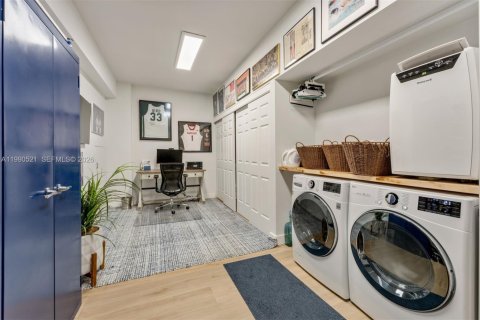 Touwnhouse à vendre à Miami, Floride: 3 chambres, 206.43 m2 № 2057953 - photo 14