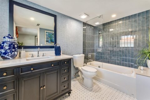 Touwnhouse à vendre à Miami, Floride: 3 chambres, 206.43 m2 № 2057953 - photo 25