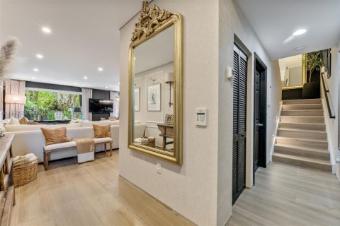 Touwnhouse à vendre à Miami, Floride: 3 chambres, 206.43 m2 № 2057953 - photo 2