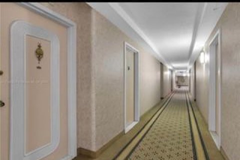 Copropriété à louer à Hallandale Beach, Floride: 1 chambre, 83.24 m2 № 2387262 - photo 6