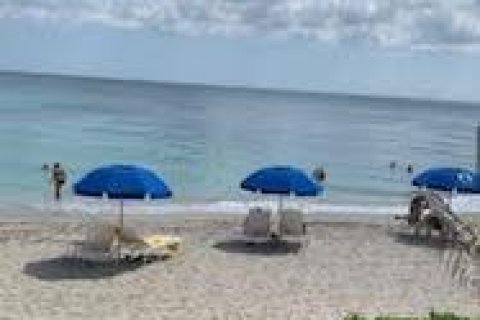 Copropriété à louer à Hallandale Beach, Floride: 1 chambre, 83.24 m2 № 2387262 - photo 5