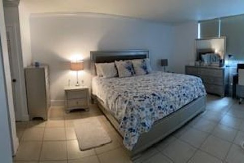 Copropriété à louer à Hallandale Beach, Floride: 1 chambre, 83.24 m2 № 2387262 - photo 8
