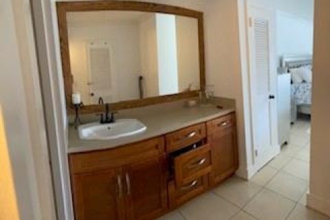 Copropriété à louer à Hallandale Beach, Floride: 1 chambre, 83.24 m2 № 2387262 - photo 9