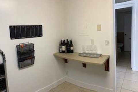 Copropriété à louer à Hallandale Beach, Floride: 1 chambre, 83.24 m2 № 2387262 - photo 14