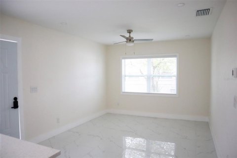 Casa en venta en Tampa, Florida, 4 dormitorios, 110.55 m2 № 1812694 - foto 6