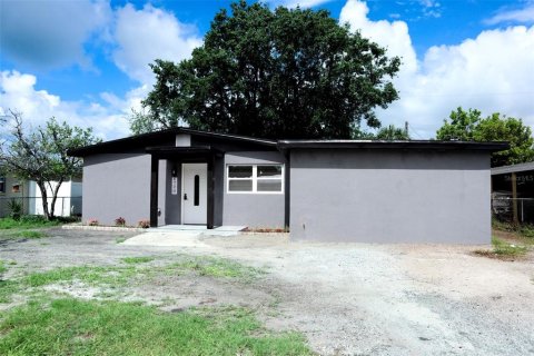 Casa en venta en Tampa, Florida, 4 dormitorios, 110.55 m2 № 1812694 - foto 1